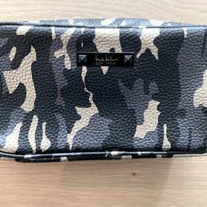 Cosmetic Bag - Nicole Miller - Camo print